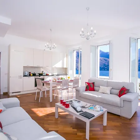 アパート Larius Balcone Carate Urio