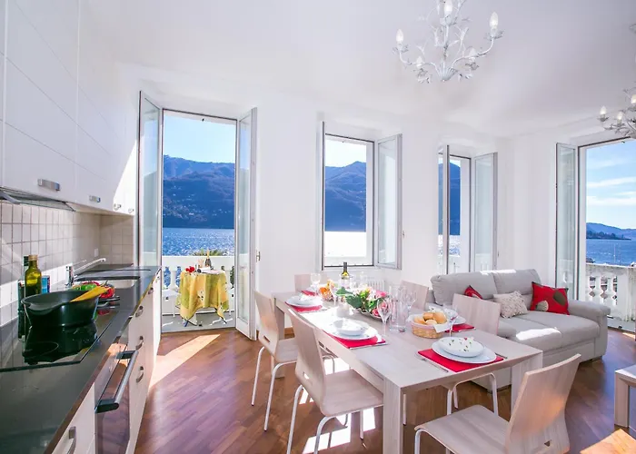 Larius Balcone * Carate Urio