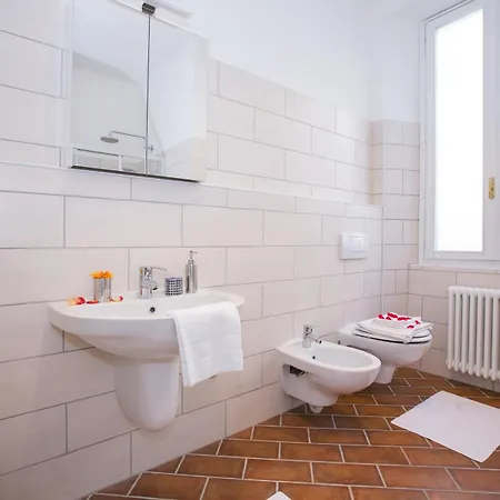 Larius Balcone 카라테우리오