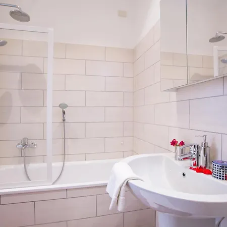 아파트 Larius Balcone 카라테우리오